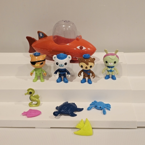 Octonauts Gup B Shark Submarine Vehicle - Picture 1 of 10